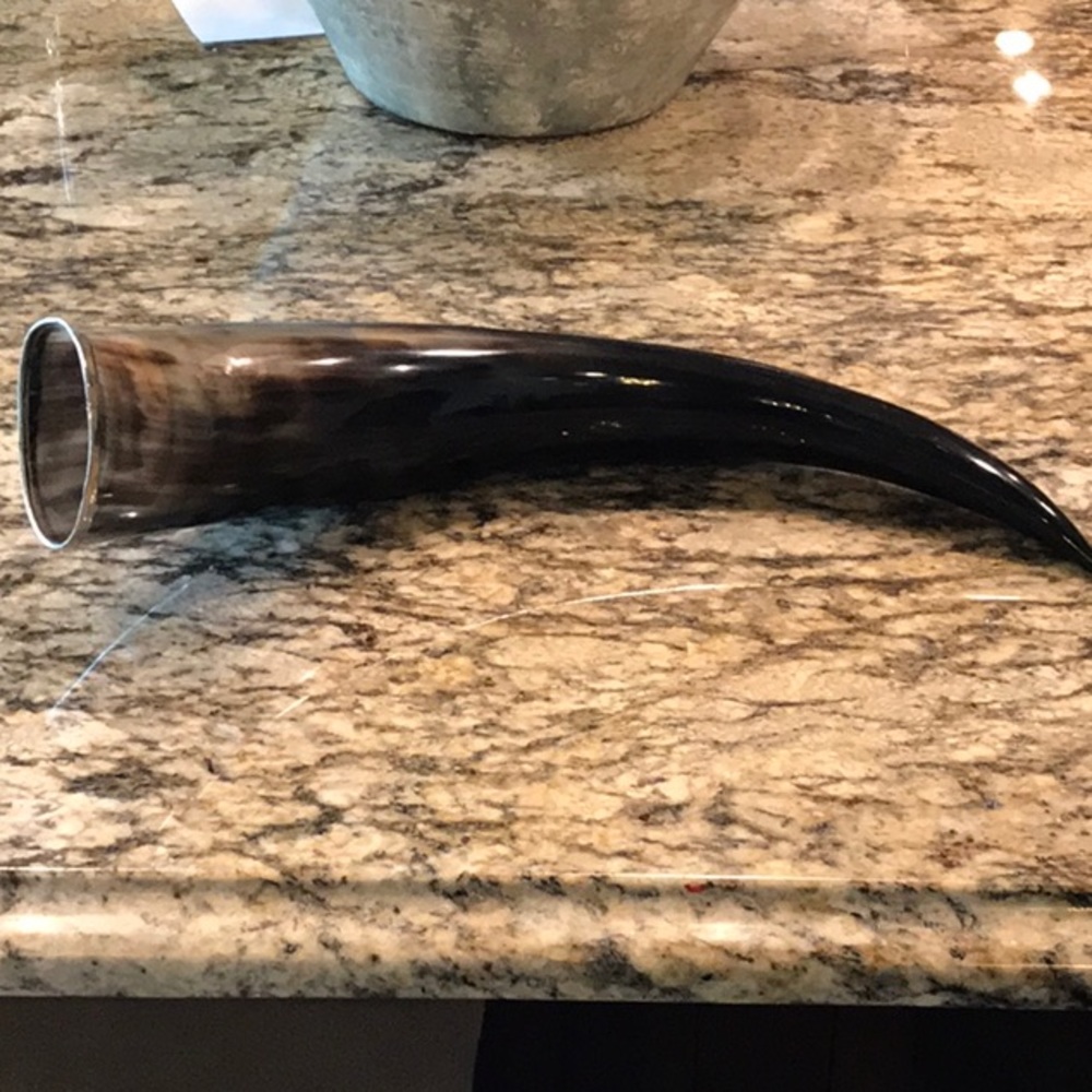 Bernard horn nwt